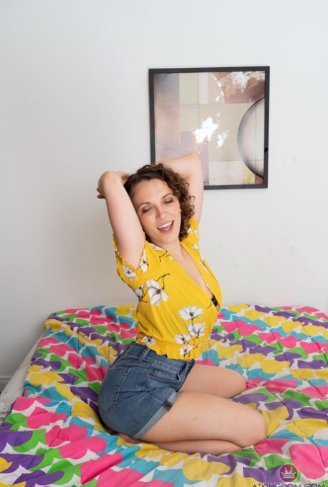 kort haar brunette volwassen hoge kwaliteit afbeeldingen