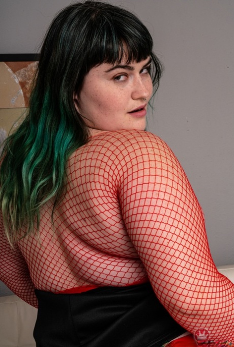 bruna paffuta arte calda immagini