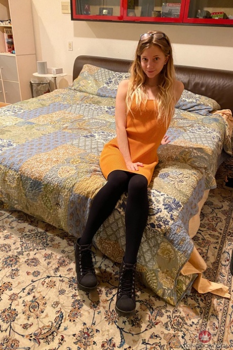 amateur solo pornographic archive