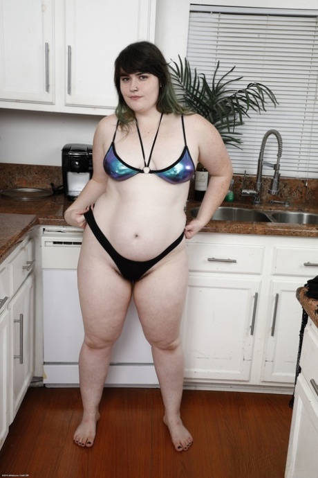 microbikini xxx kunst foto's