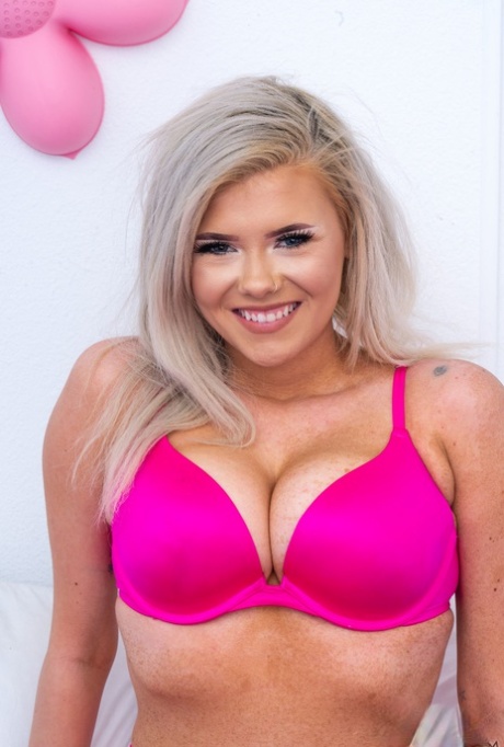 big tits amateur free photo