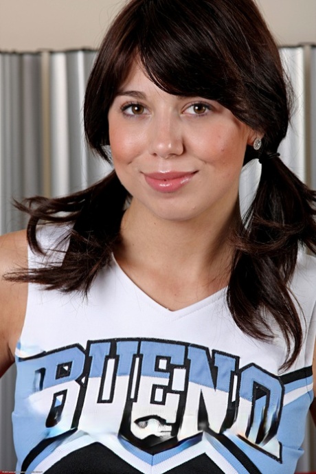 Mina Gold xxx actress photo