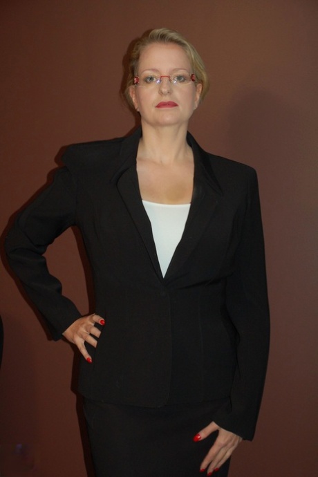 mature secretary xxx photos