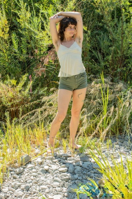 Jane Vervain sexy actress img