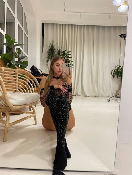 selfie Με Εσώρουχα Δωρεάν Γυμνό Εικόνες