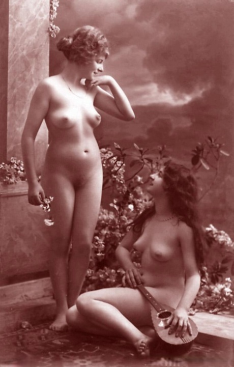 retro free naked pics