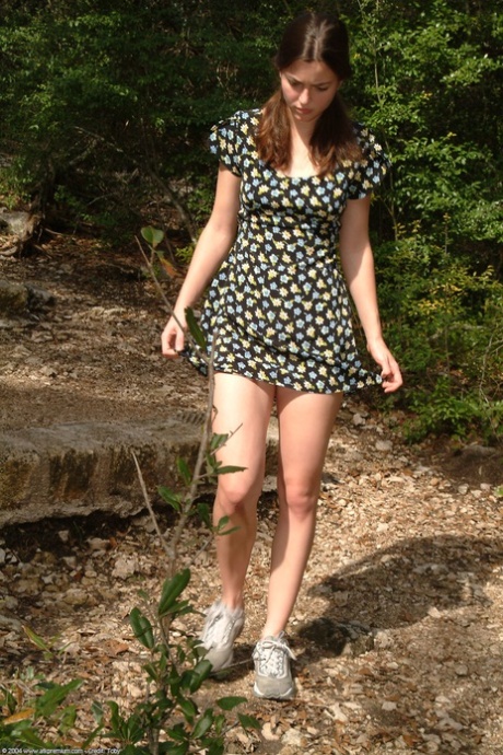vestido de verão nu exclusivo arquivo