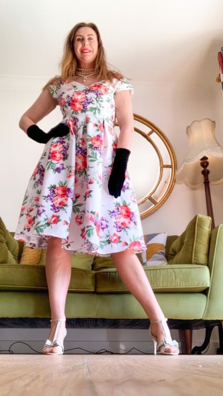 mature dress hot nude picture