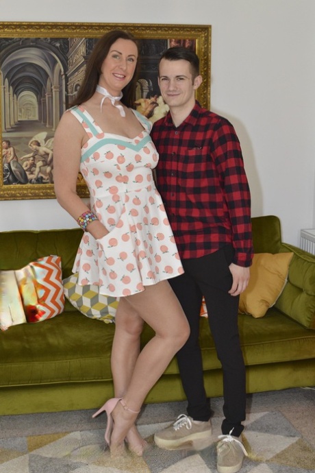 milf in nylon hd esclusivo fotografie