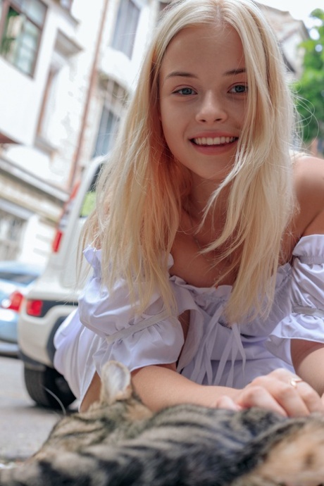 teenager pisser nøgenbilleder gratis fotos