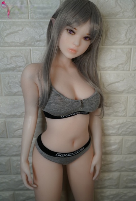 Phoebe erotic model gallery