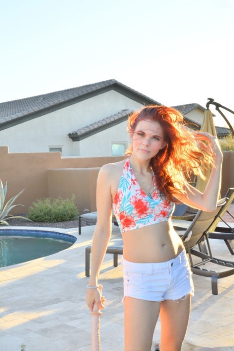 Zara Ryan naked model pic