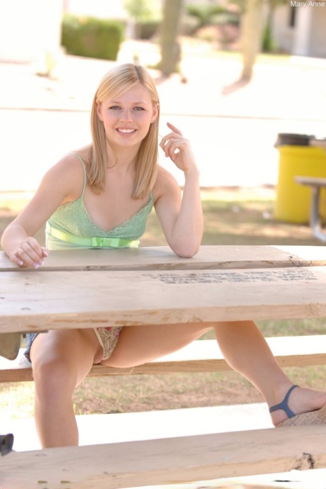 Mary Anne porn model pictures