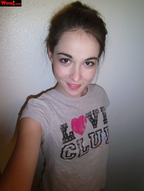 Emily Grey high quality actress img