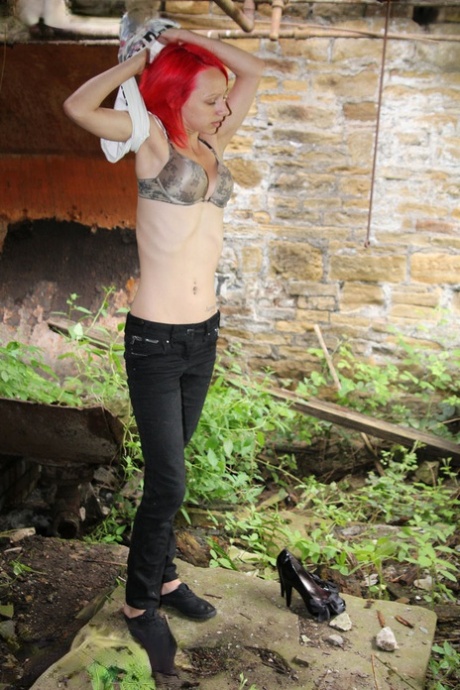 short hair skinny nudes photo