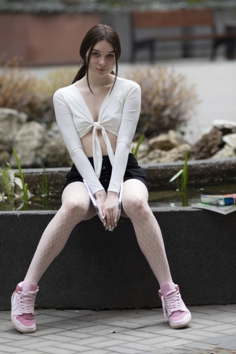 fille blanche maigre parfait archive