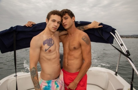 Elliot Finn erotic model gallery