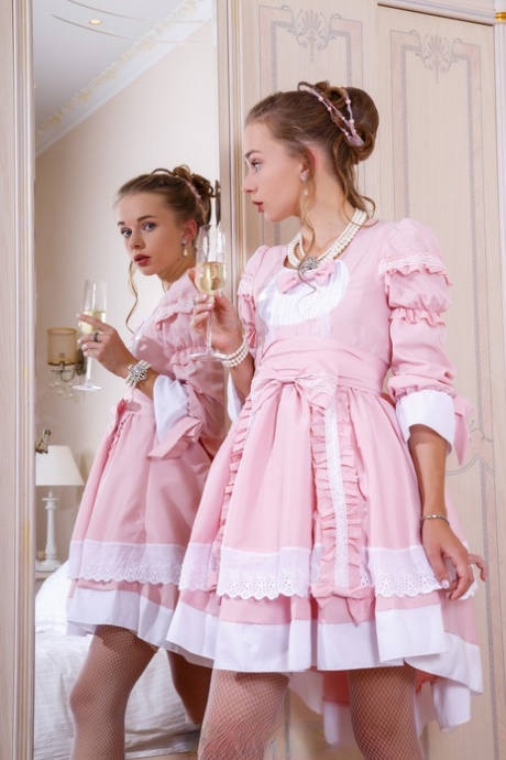 průhledné šaty xxx vysoká kvalita fotografie