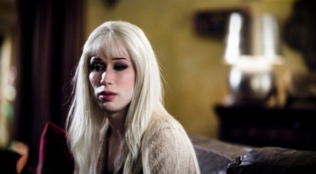 Jenna Gargles pretty actress image