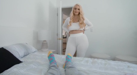 Kate Dee erotic actress image
