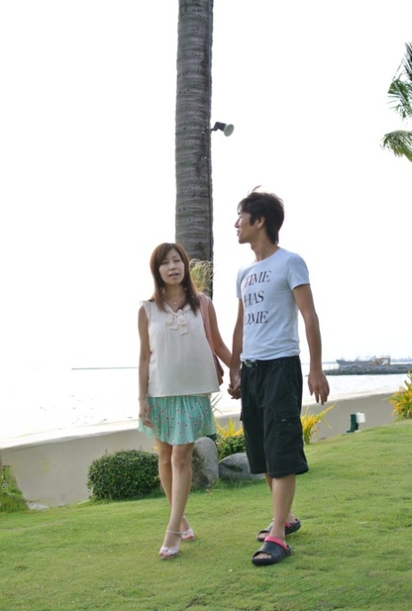 Chihiro Akino sexy actress image