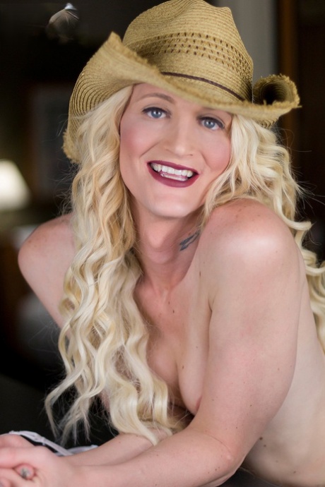 Brooke Zanell star art photo