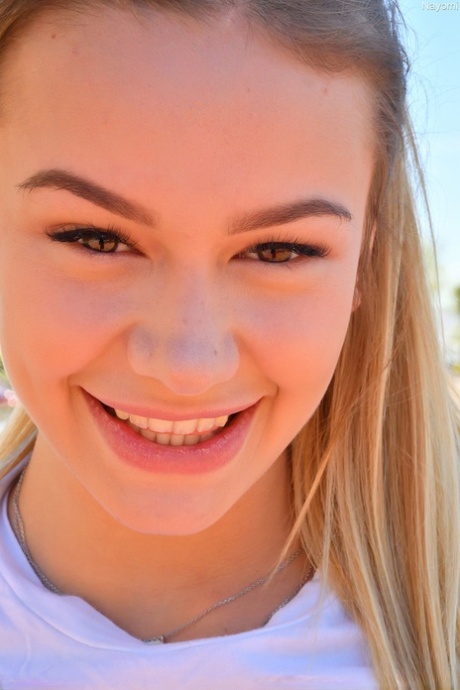 Naomi Swann model picture