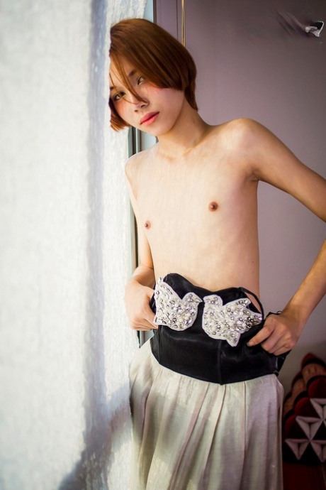 piccola ladyboy nudi sexy immagini