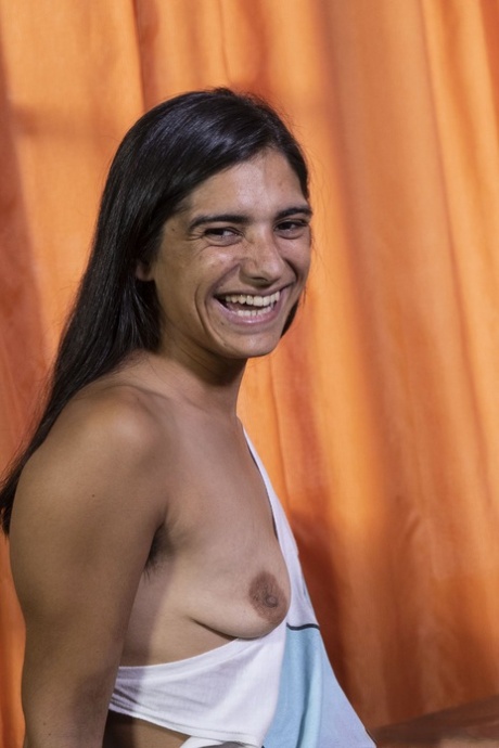 skinny small tits free nude image