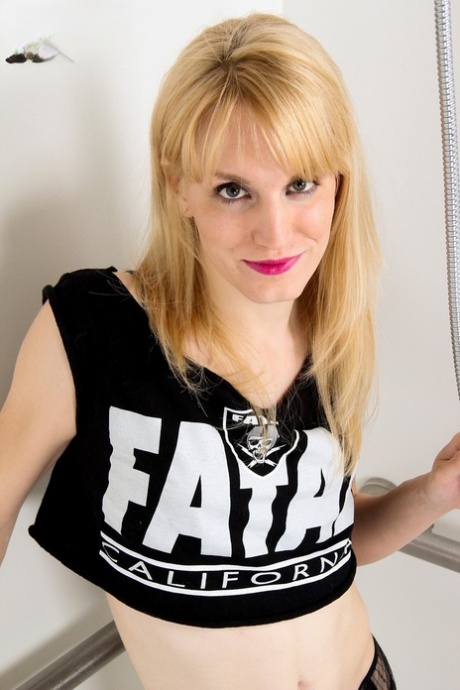 transseksualac lijepa gola slika