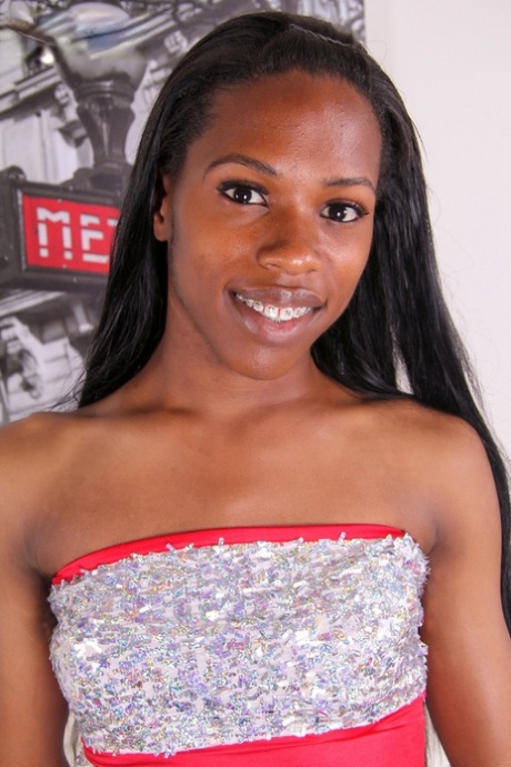 Ariel Smith model beautiful image