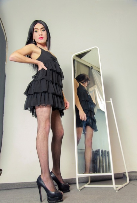 Sweet Mango model beautiful pics