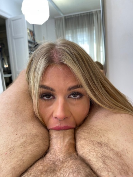 Zlata Shine adult star image