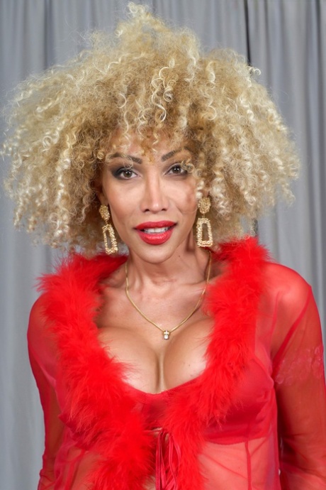 Cindy Too Much high quality pornstar archive