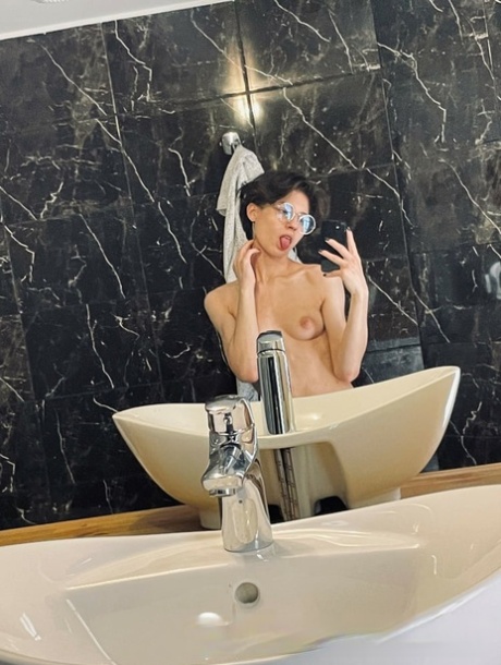 amatör travesti sıcak çıplak resimler