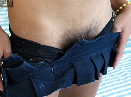 ladyboy nhiều lông đẹp hình ảnh