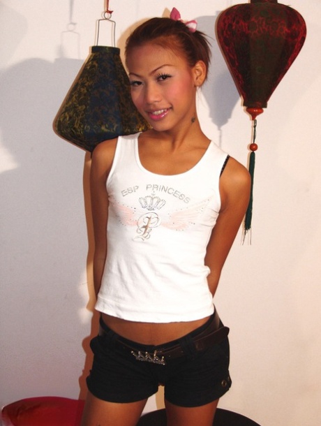 Ladyboy Monica perfect star images