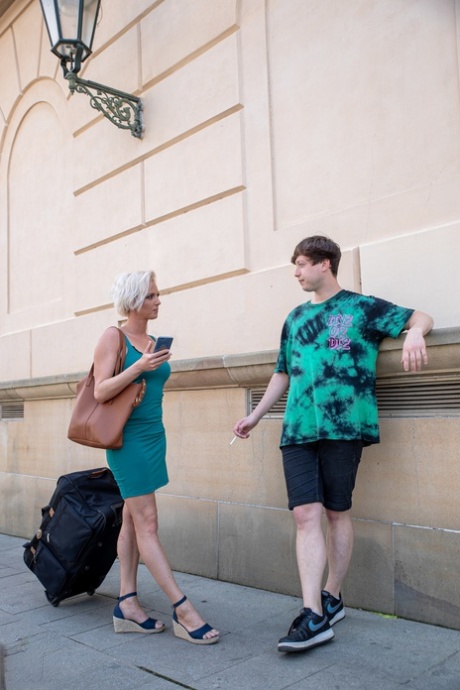 maman se déshabille adulte xxx img
