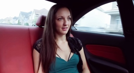 Mia Luna model sex images
