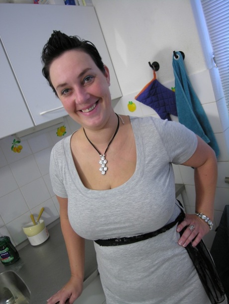 brunette babe mooi pornografisch galerijen