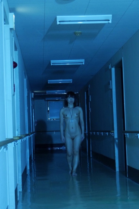 毛深い日本人 ホットセクシー 写真