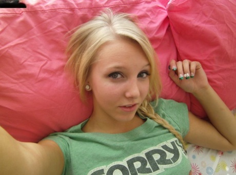 brunette babe pornografisk eksklusiv billeder