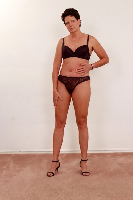 Beth Mckenna porn model image