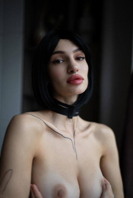 garota branca e magra lindo pornô fotos