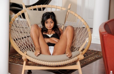 Ruby Rayes porn actress image