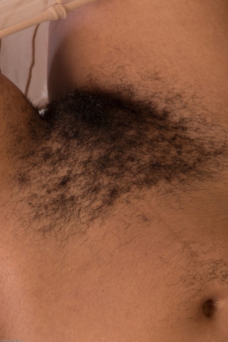 bystig asiatisk milf porr perfekt foto