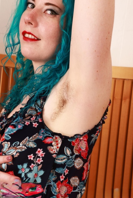 Lux Lives pornstar pretty img