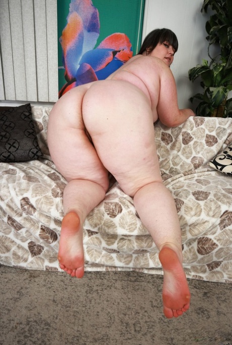 Cece Lachey exclusive model image