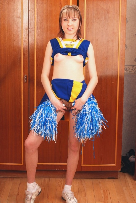 animadora upskirt adulto libre imagen