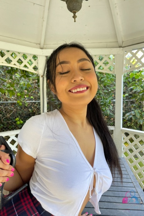Luna Mills pornstar erotic photos